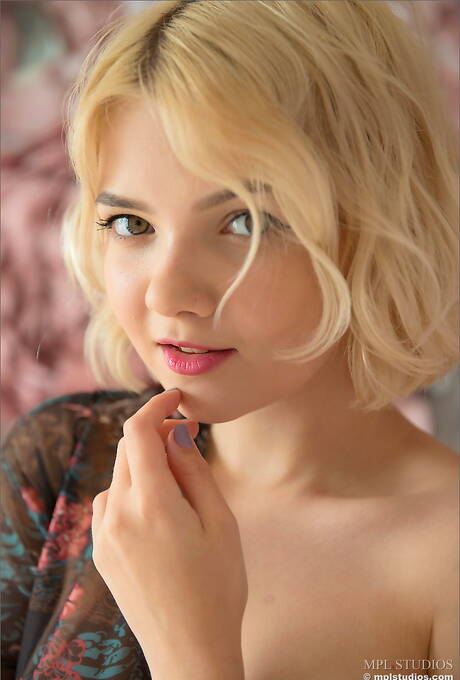 MPL Studios photo collection featuring Cali demonstrating nice shape