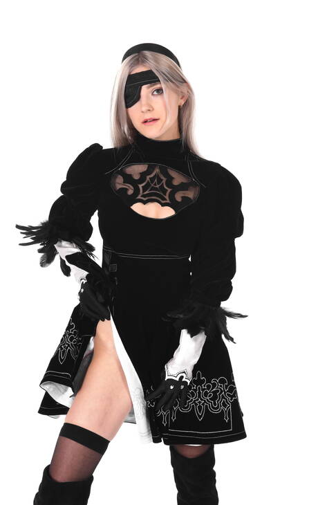 iStripper invites you to browse their xxx pictures with Eva Elfie in sex with dildo scene